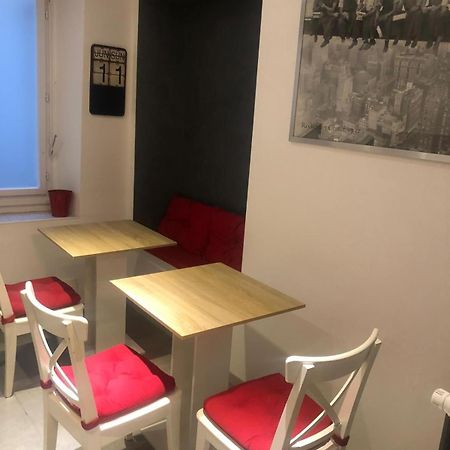 The First Apartment Trieste Bagian luar foto