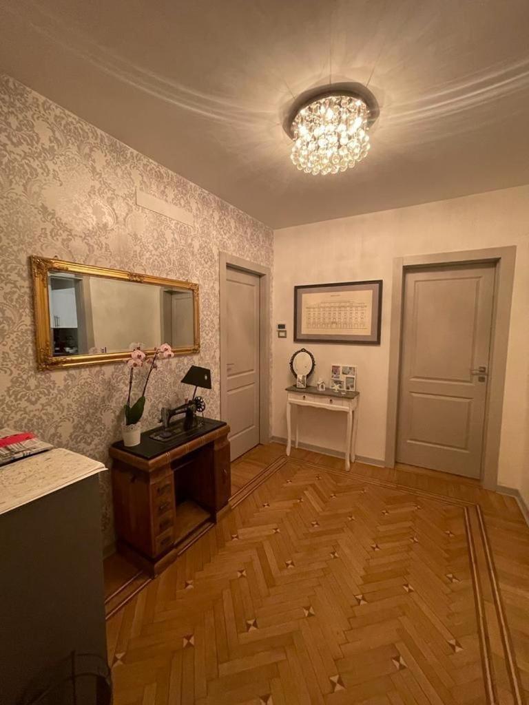 The First Apartment Trieste Bagian luar foto