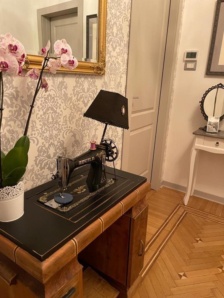 The First Apartment Trieste Bagian luar foto
