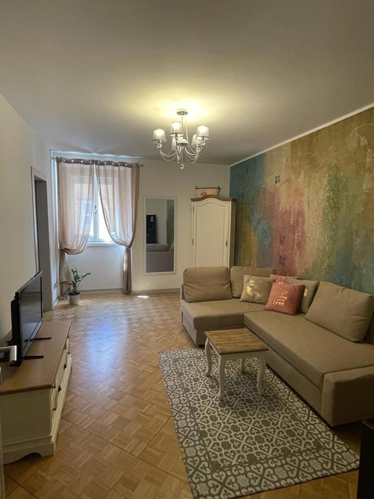 The First Apartment Trieste Bagian luar foto