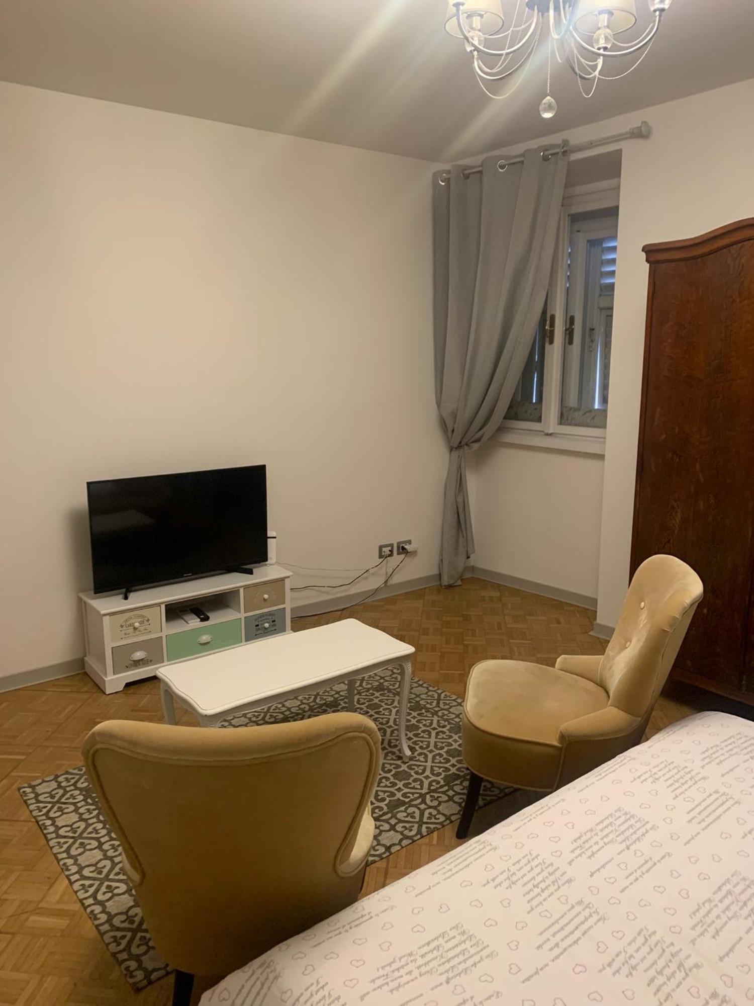 The First Apartment Trieste Bagian luar foto